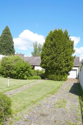 Toplage Kassel-Kirchditmold: Großzügiger, freier Bungalow mit einem wunderschönen Garten und Garage