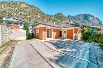 Sonnige Wohnoase in Zirl! Bungalow auf großzügigem Grundstück mit großer Terrasse und viel Garten
