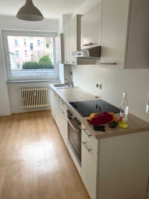 Geräumige 3-Zimmerwohnung mit großem Balkon/ S-Bahn Nähe Rödelheim