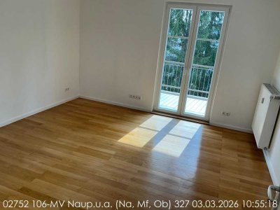 Sehr schöne helle 4 Zi. - Wohnung mit Balkon
