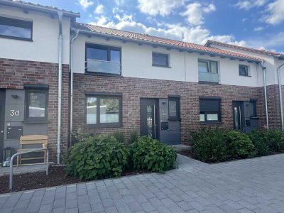 Freundliches und vollst. renoviertes 4-Zimmer-Reihenhaus mit geh. Innenausstattung und EBK