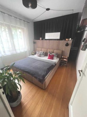 2444 - Gut geschnittene 2-Zimmerwohnung mit Tageslichtbad nähe ZKM!