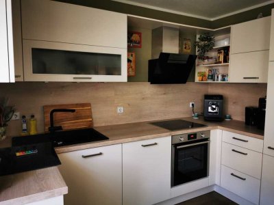 Nachmieter für moderne Zweizimmerwohnung mit hochwertiger Küchegesucht