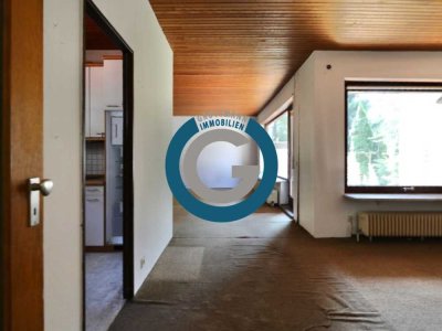 BEGEHRTES ECKGRUNDSTÜCK - IDEAL FÜR EINE FAMILIE - ZUM NEUGESTALTEN