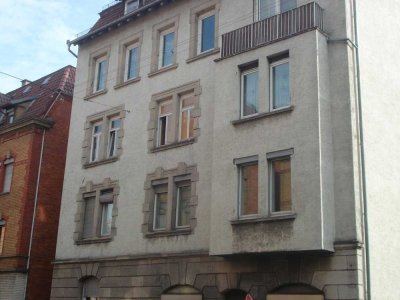 Urbanes Wohnen in einer sonnigen 2-Zi.-Whg. von Stuttgart-Süd mit hohen Räumen und Balkon