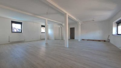 Großzügige renovierte 3 Zimmer Eigentumswohnung in Menzingen zu verkaufen !