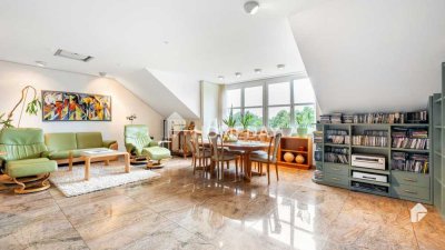 Exklusiv und Elegant: Hochwertige Dachgeschosswohnung mit Dachboden und Doppelgarage in Top Lage