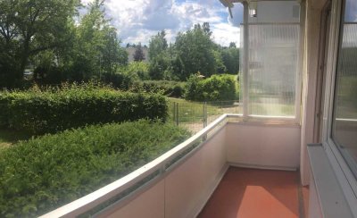 Schöne Wohnung mit saniertem Bad und Balkon