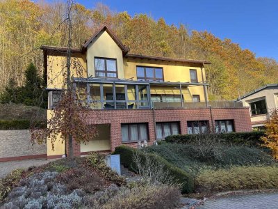 BARRIEREFREI / FAHRSTUHL - luxuriöses Einfamilienhaus mit 400 qm Wohn- und Nutzfläche