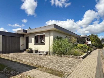 Modernes Wohnen und Wohlfühlen – Bungalow mit Wellnessoase, Solaranlage und stilvollem Ambiente