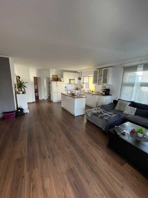 Freundliche und gepflegte 3-Raum-Wohnung mit Balkon und EBK in Bad Salzungen