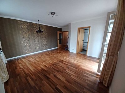 Helle 2,5-Zimmer-Wohnung mit Balkon in Buxheim