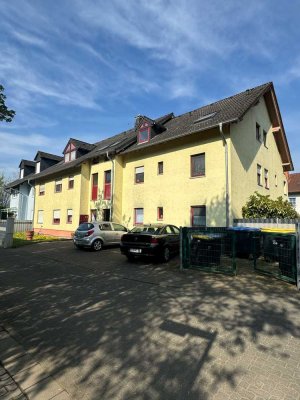 Schönes 7 Familienhaus mit Garagen und Stellplätzen in Sankt-Sebastian