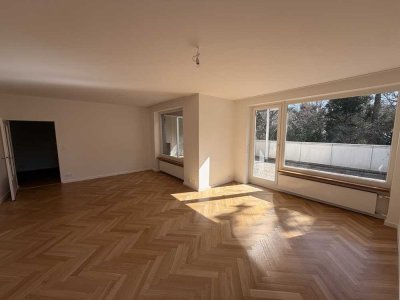 Helle, modernisierte 5-Zimmer-Wohnung mit großer Dachterrasse in Berlin-Dahlem