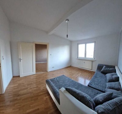 Altbau 2,5-Zimmer-Wohnung in Offenbach