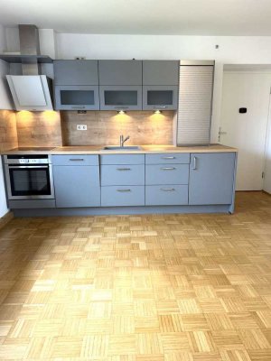 Charmante 2 Zimmer Wohnung mit Blick ins Grüne in zentraler Lage