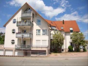 Geschmackvolle 2-Zimmer-Dachgeschosswohnung mit geh. Innenausstattung mit Balkon und EBK