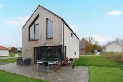 Modernes Ferienhaus mit Boddenblick – Idyllische Lage im neuen Ferienhausgebiet
