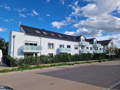 Provisionsfrei: Helle, offen geschnittene 2-Zimmer-DG-Wohnung mit Balkon in Lenting