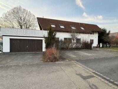 Wohnen und Arbeiten unter einem Dach bzw. Großzügiges Zweifamilienhaus mit Garagen in bevorzugter Wo