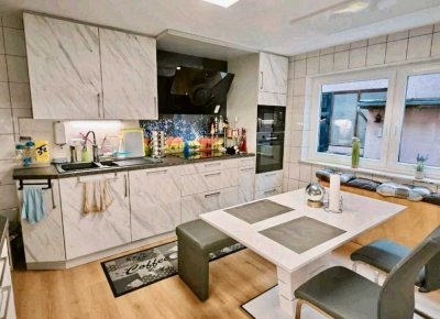 Einzigartiges Anwesen mit modernem Flair und flexiblen Nutzungsmöglichkeiten für Wohnen