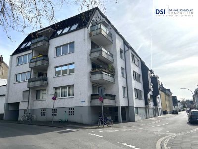 Köln-Poll: Helle 3-Zimmer-Wohnung mit Balkon und Garage in Rheinnähe