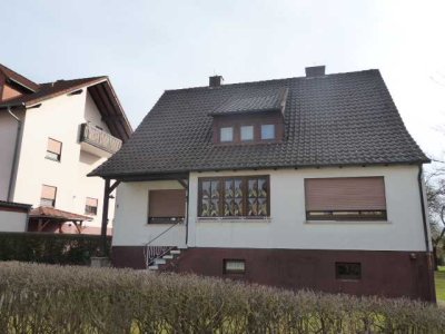 RESERVIERT! Neuhof Kerngemeinde! Zweifamilienhaus in Top Lage mit großem Grundstück!