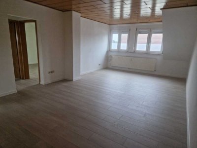 Schöne DG-Wohnung mit Balkon in Waghäusel