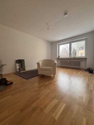 *Großzügige 3-Zimmer-Wohnung frisch in Sanierung  in Hannover-Herrenhausen-Stöcken*