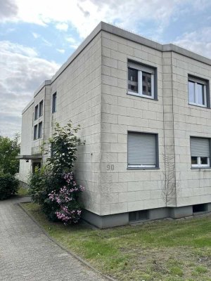 Frisch Renovierte Wohnung mit Balkon