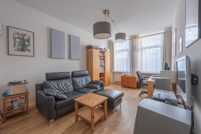 Großzügig, vermietet, mit Balkon