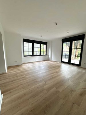 Kernsanierte 4,5-Zimmer-Erdgeschosswohnung mit Garten, Terrasse, Garage und Stellplatz in Herne