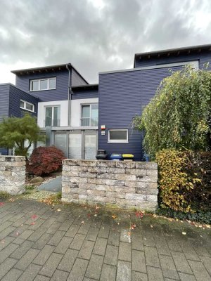 Schönes vermietetes Reihenmittelhaus