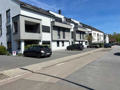 Exklusive, neuwertige 3-Zimmer-Dachgeschosswohnung mit geh. Innenausstattung mit Balkon und EBK