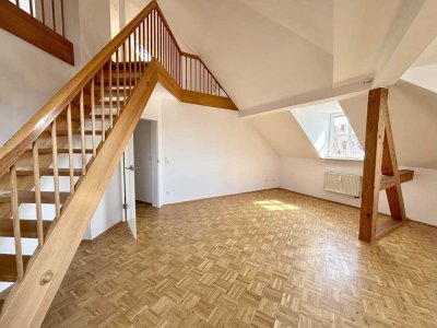 Einzigartige Maisonette-Wohnung mit 2,5 Zimmern direkt am Würzburger Ringpark