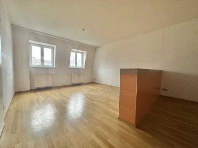 Attraktive Ferienwohnung in ruhiger Hinterhauslage inklusive Tiefgaragenstellplatz