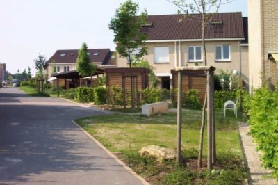 Schönes und modernisiertes 5-Raum-Reihenhaus mit gehobener Innenausstattung, EBK & Garten