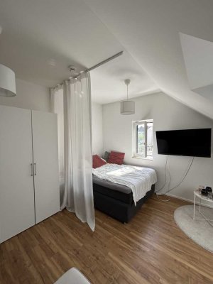 Neuwertige 1,5-Zimmer-Wohnung mit Balkon und EBK in Augsburg