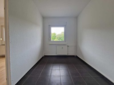 Charmante Erdgeschosswohnung mit Balkon und separater Küche! Jetzt 2 NKM sparen*!