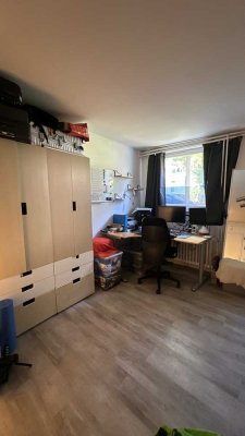Voll ausgestattetes 1-Zimmer-Studio in Lichterfelde – 1 Jahr Untermiete mit Aussicht auf Übernahme