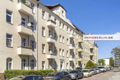 IMMOBERLIN.DE - Schönes Ambiente: Altbauwohnung mit Balkon in ruhiger Stadtlage