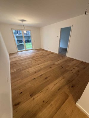 Neubau- Erstbezug - 2 ZKB Homburg in top Lage