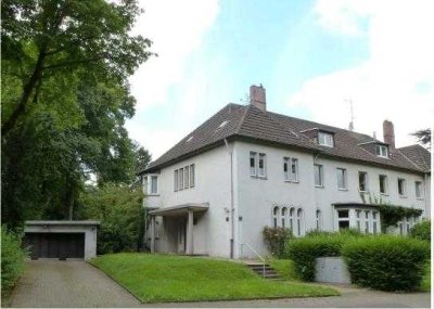 Einzigartige 5,5 Zimmer Wohnung in historischer Direktorenvilla