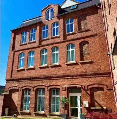 Old Factory 1900’ + Loft komplett saniert und möbliert 4 Familienhaus