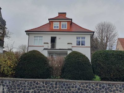 Kleine feine Stadtvilla mit traumhaft schönem Garten
