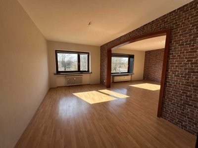 � Großzügige, helle 4-Zimmer-Wohnung mit Einbauküche in zentraler Lage von Burgdorf