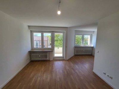 Attraktive 2-Zimmer-Wohnung mit Loggia in Oberhausen zu vermieten