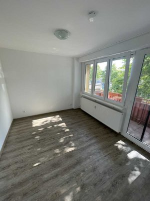 Renovierte 3 ZKB mit Balkon in MA-Waldhof