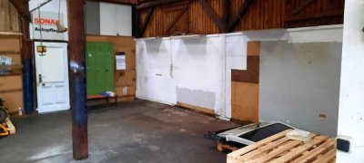 Lagerhalle direkt an der Weser