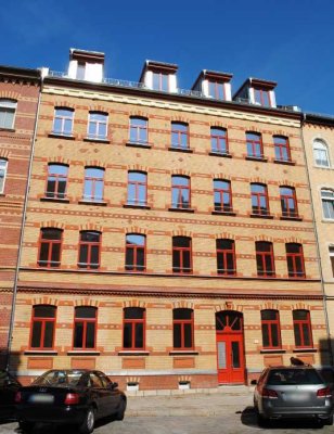 Tolle 6-Raum-Wohnung mit 2 Balkonen im Dachgeschoss und Gartennutzung